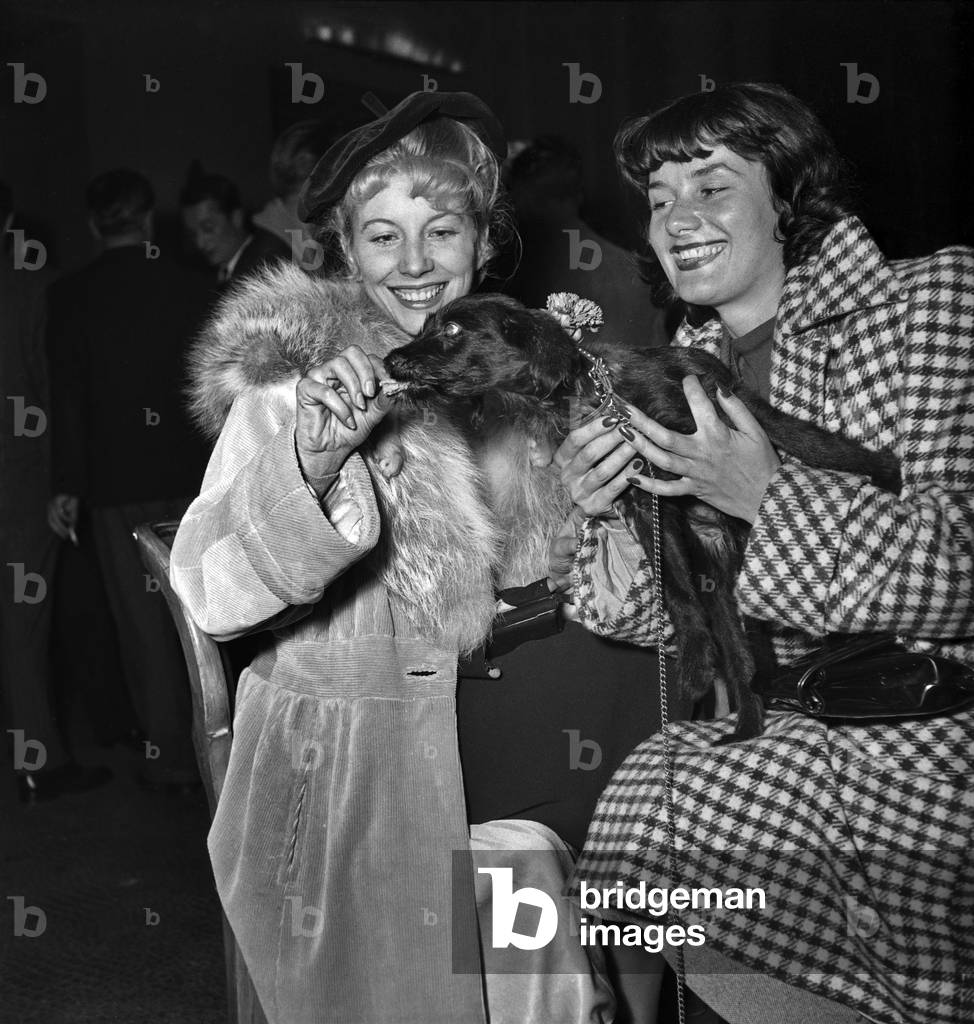 French Actresses Jacqueline Bouvier (Jacqueline Pagnol) and Jacqueline Pierreux, October 20, 1948, Paris (b/w photo)