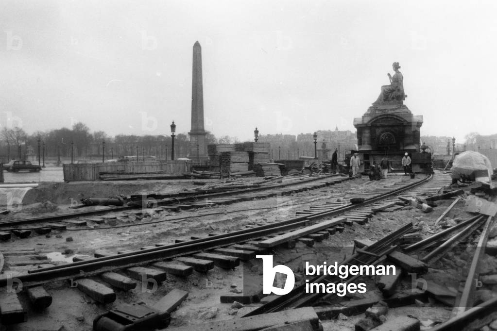 Thanks To A Special Railway, Statue of Brest Is Moved on Concorde Square in Paris (With in The Background The Obelisk) on January 23, 1971 (b/w photo)