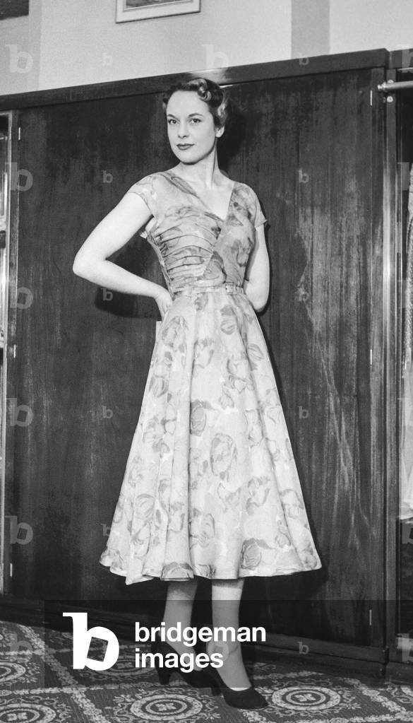 Martine Laure fashion, Spring models, Paris, December 27, 1951 :  