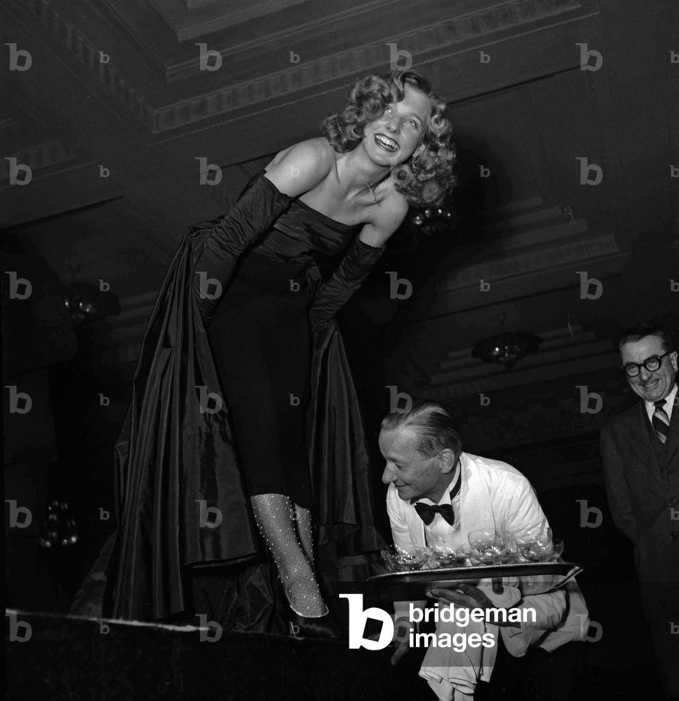 Presentation de Bas (b/w photo)