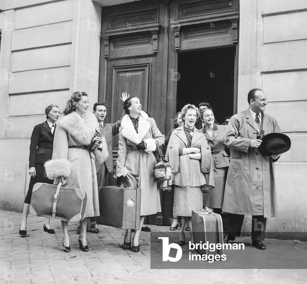 Pierre Balmain's models leaving Paris for Portugal, March 13, 1951 (b/w photo)