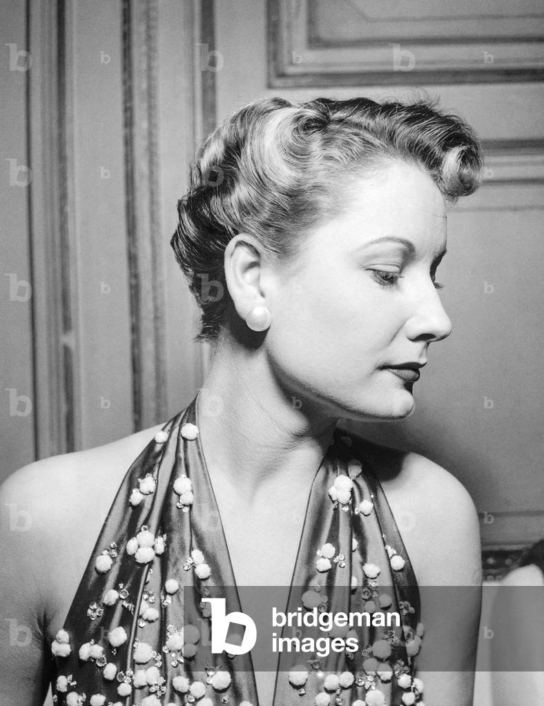 Hairstyle by French hairdresser Antonio, Paris, January 1951 (b/w photo)