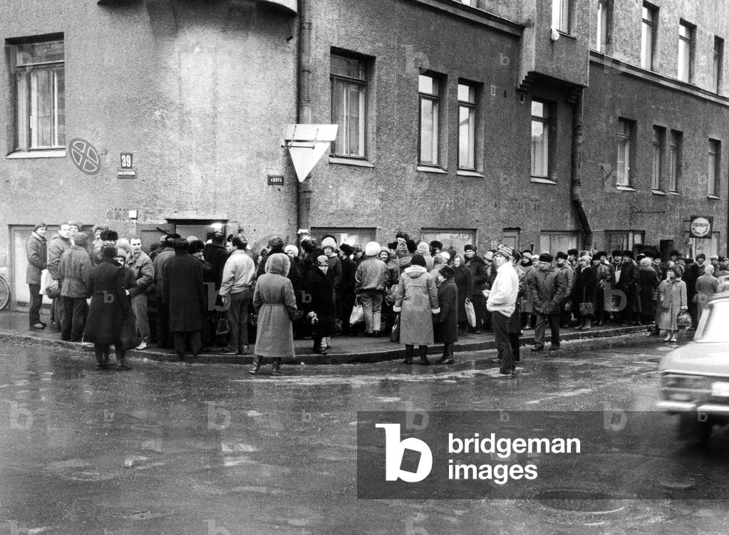 Queue Line in Front of Shop To Buy Vodka in Vyborg (Russia) December 14, 1990 (b/w photo)