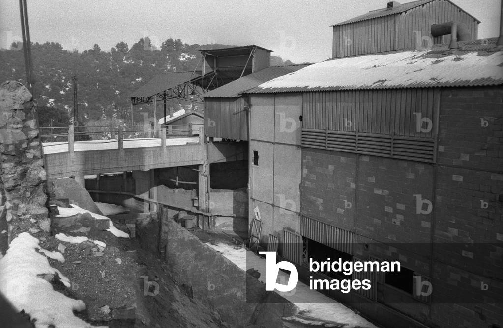 Gold mine in Salsigne, south of France, February 3, 1992 : the mine is occupied by strikers who don't want the mine to be closed (b/w photo)