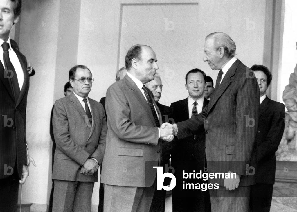 Opening of The Conference of The The United Nations on The Underdeveloped Countries : The King Birendra of Nepal and the French President Francois Mitterrand at The Elysee 09/01/1981 (b/w photo)