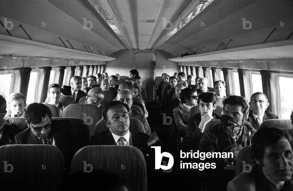 Aerotrain Experimental Tests Near Orleans At Chevilly Here Passengers Inside July 9, 1970 Neg: Cx3516 (b/w photo)