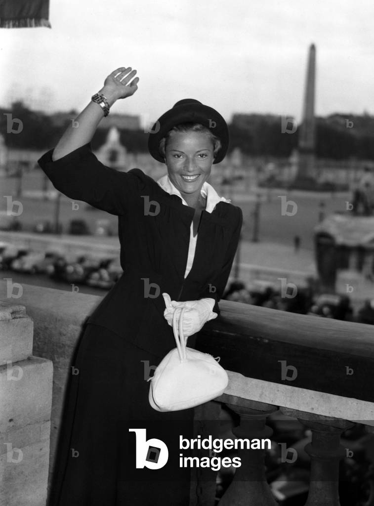 French Actress Annabella on Concorde Square in Paris, 1938 (b/w photo)