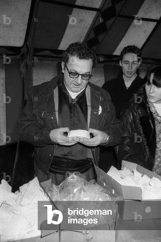 Coluche at opening of a new 