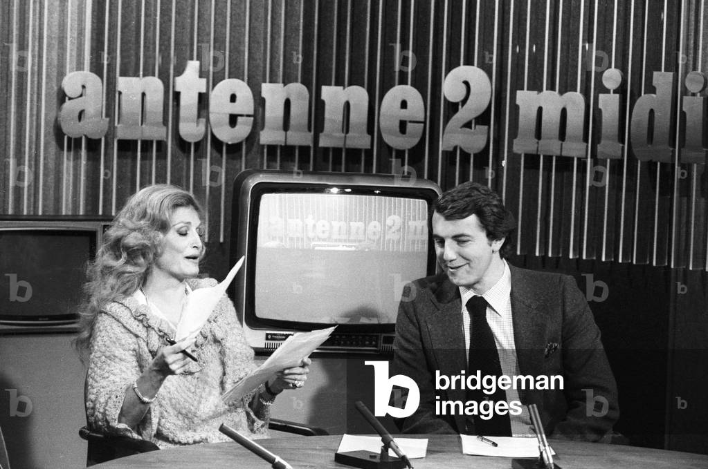 Dalida With Presenter Daniel Billalian For Television News, January 24, 1980 (b/w photo)
