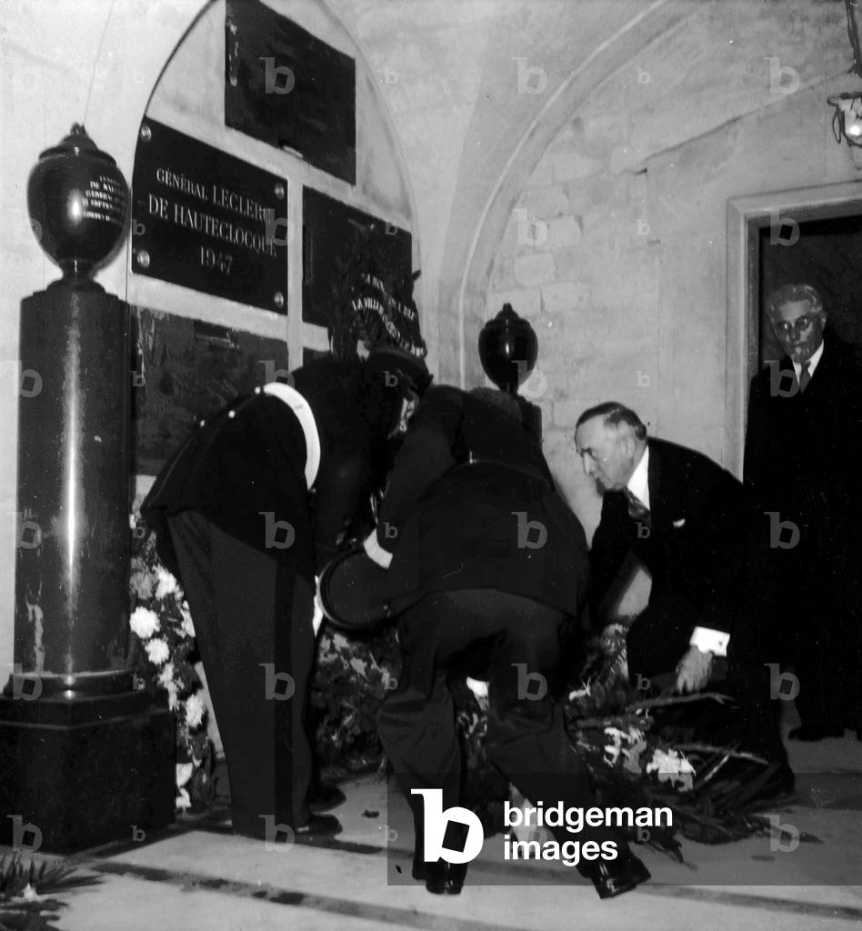 Anniversary of the Liberation of Paris on August 28, 1949 : flowers are at the tomb of French marshal Leclerc (b/w photo)