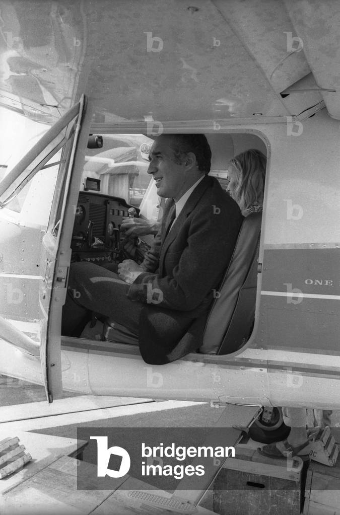 L'acteur français Michel Piccoli sur le tournage du film d'AlainCavalier « Heartbeat » à Saint Tropez le 21 juin 1968