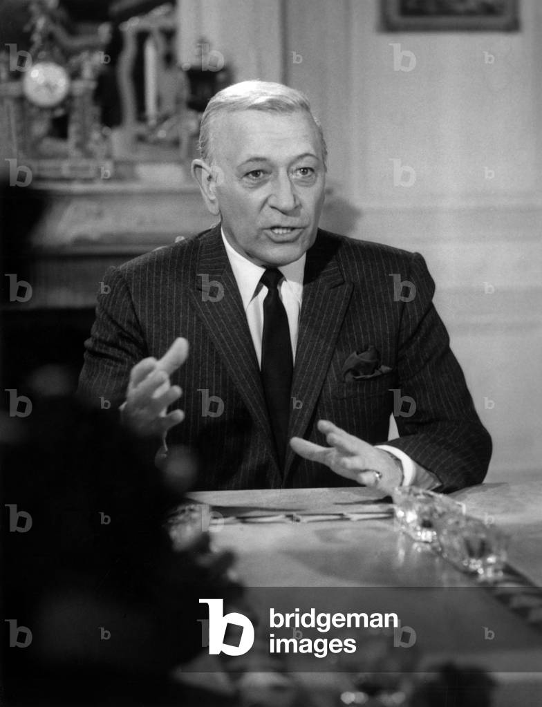 George Raft At The Shooting Of The Film” From Rififi A Paname” At The Studios D'Epinay November 12, 1965 (b/w photo)