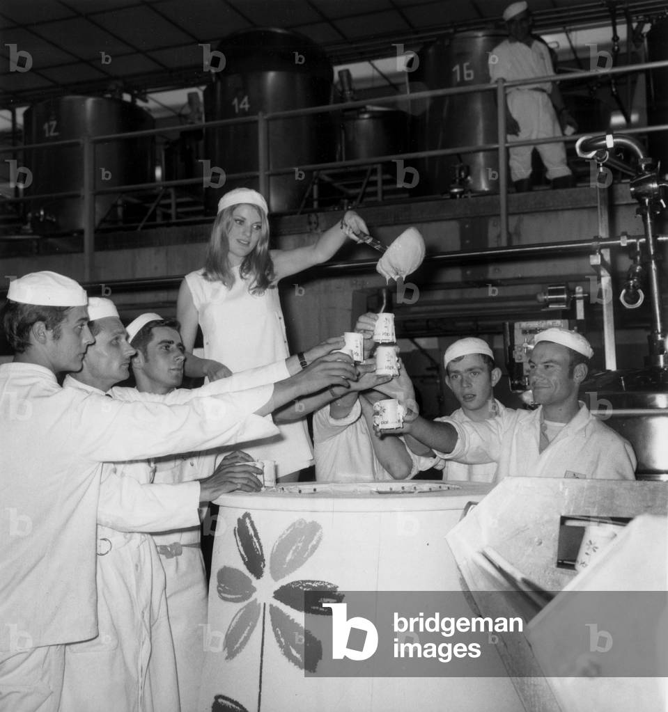Nelly Gallerne “Queen Of Yogurt” Deguting This Product Au Mans In Company Of The New Factory Workers September 19, 1968 (b/w photo)