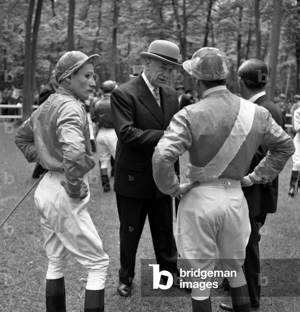 Marcel Boussac, Thoroughbred Race Horse Breeding, Speaking With 2 Jockeys at The 