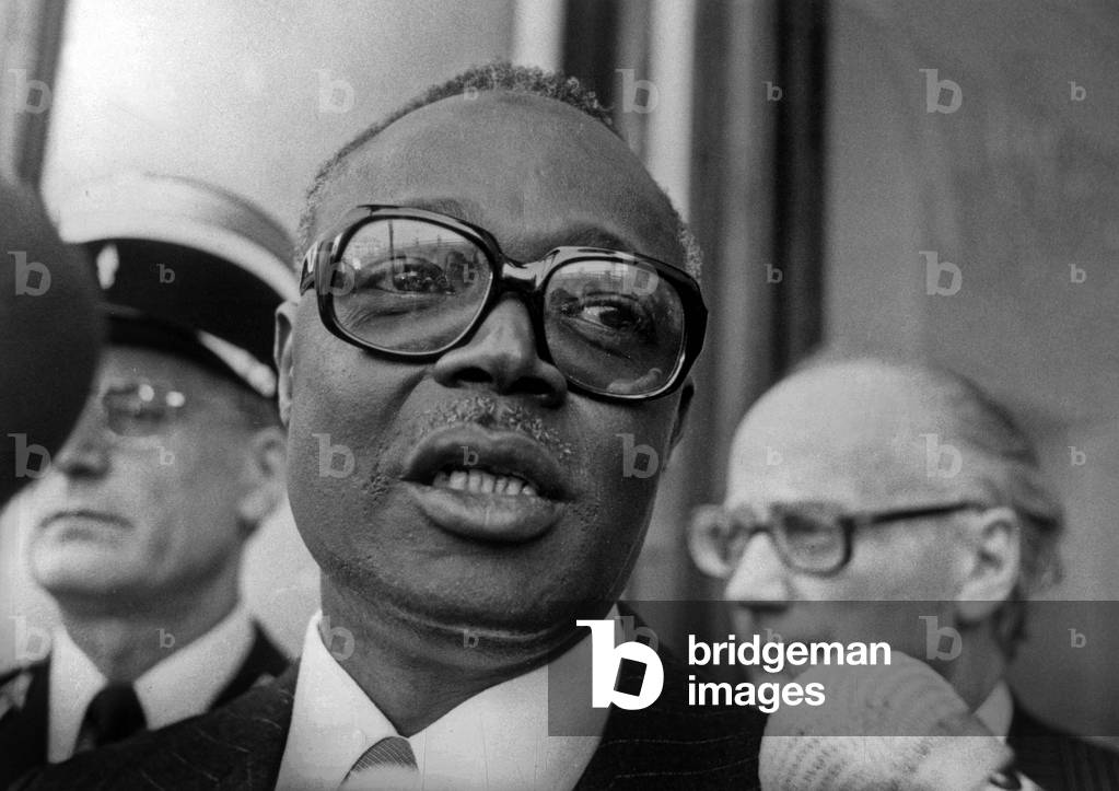 General Felix Malloum leaves the Elysee Palace after breakfast and meeting with the President of the Valerygiscard d'Estaing Republic on 10 November 1978 (b/w photo)