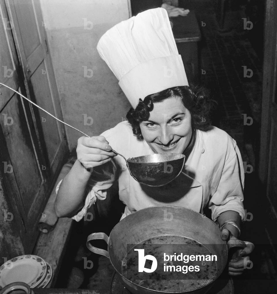 Competition for the best housewife, Paris, October 10, 1950 : the winner, Jeanne Perdriaux (b/w photo)