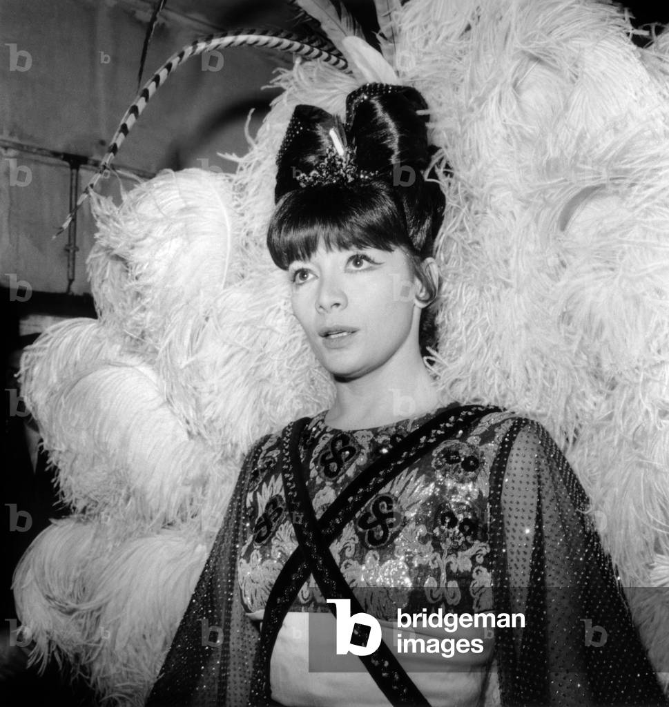 Gala of Artists : Juliette Greco in Paris March 7, 1964 (b/w photo)