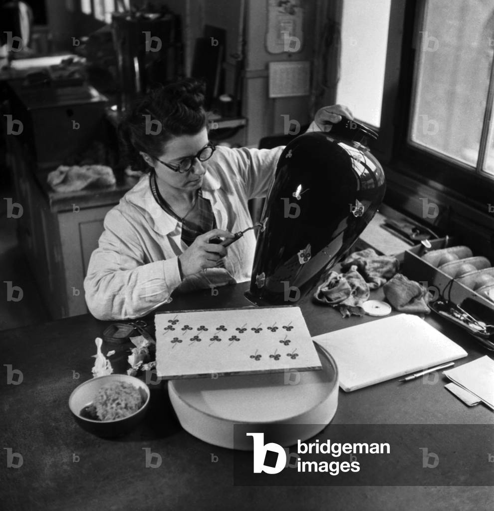 Porcelain Factory in Savres, France, October 14, 1946 : Painting of A Vase (b/w photo)