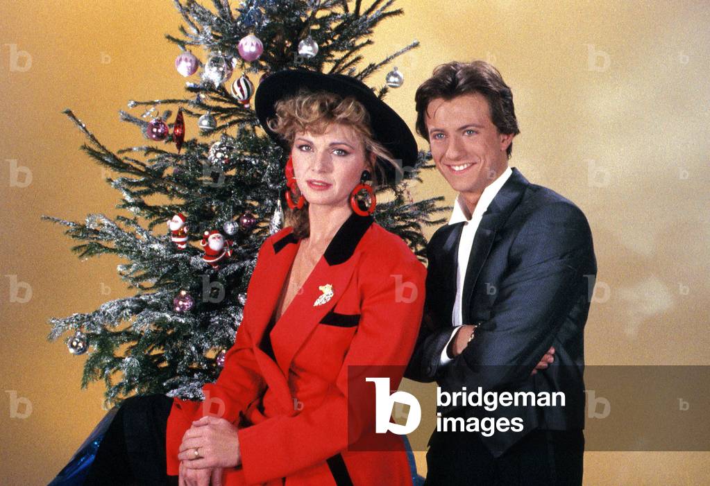 Singer Jane Manson and Presenter Vincent Perrot during Christmas TV Programme December 9, 1987 (photo)