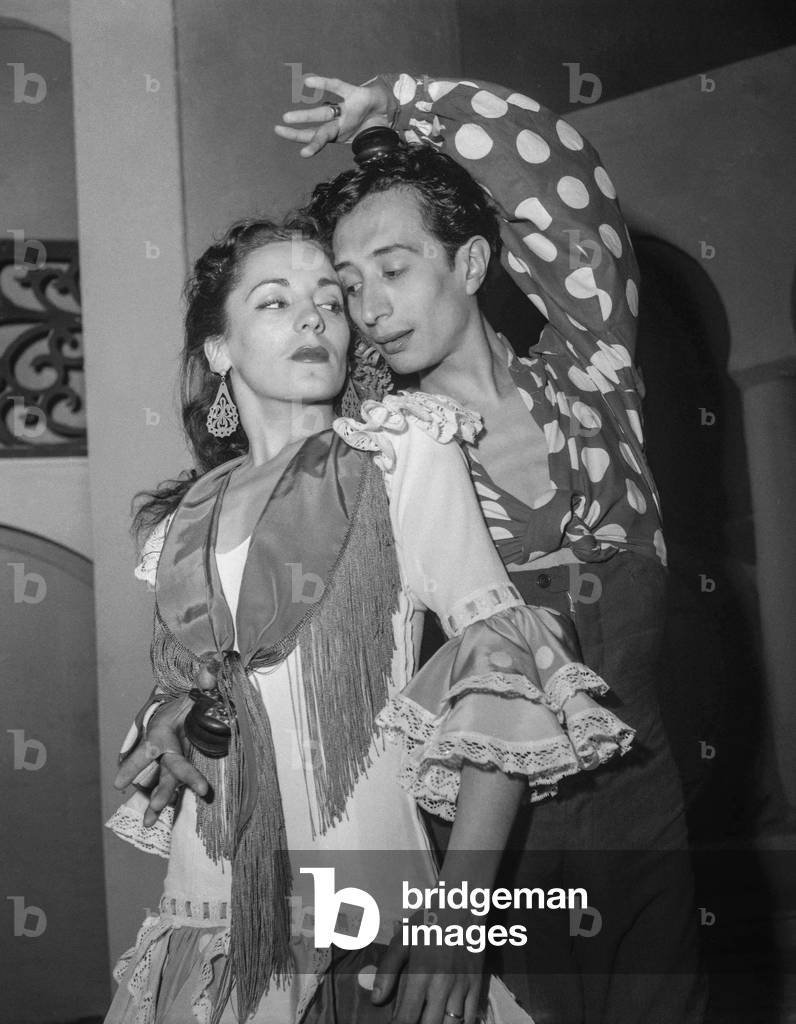 Spanish dancers Teresa and Luisillo in Paris, April 17, 1950 (b/w photo)