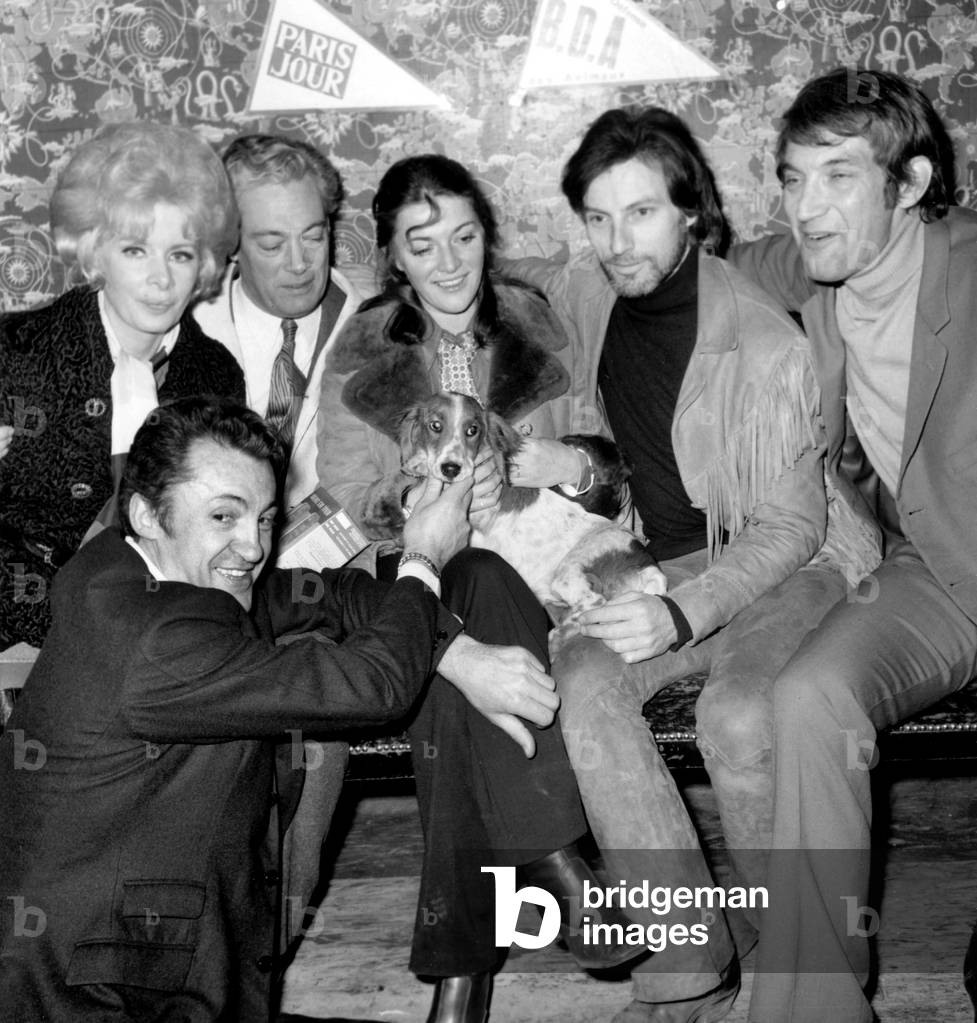 Jacqueline Huet, Roger Lanzac, Anne Marie Peysson, Hugues Aufray, Felix Marten and Jacques Ary With An Abandoned Dog during 