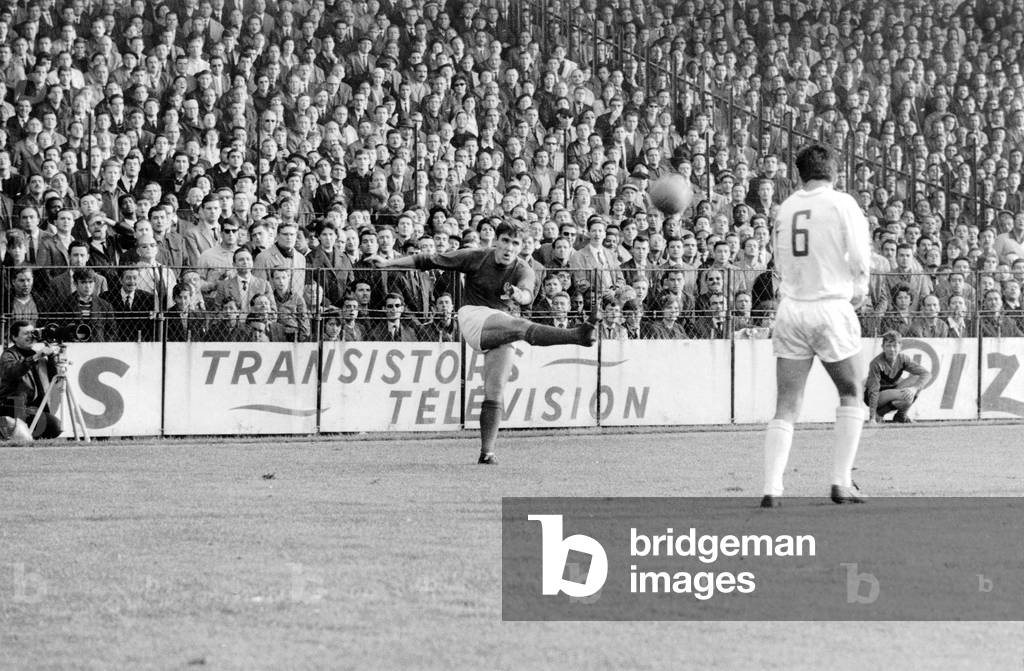 Match at The Parc Des Princes in Paris : France Team Won Over Bulgaria Team (3-1), here French Georges Lech (L) and Bulgarian Methodiev October 26, 1963 (b/w photo)