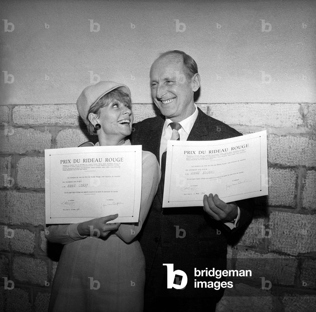 Annie Cordy and Bourvil receiving a Prize for the Operetta 