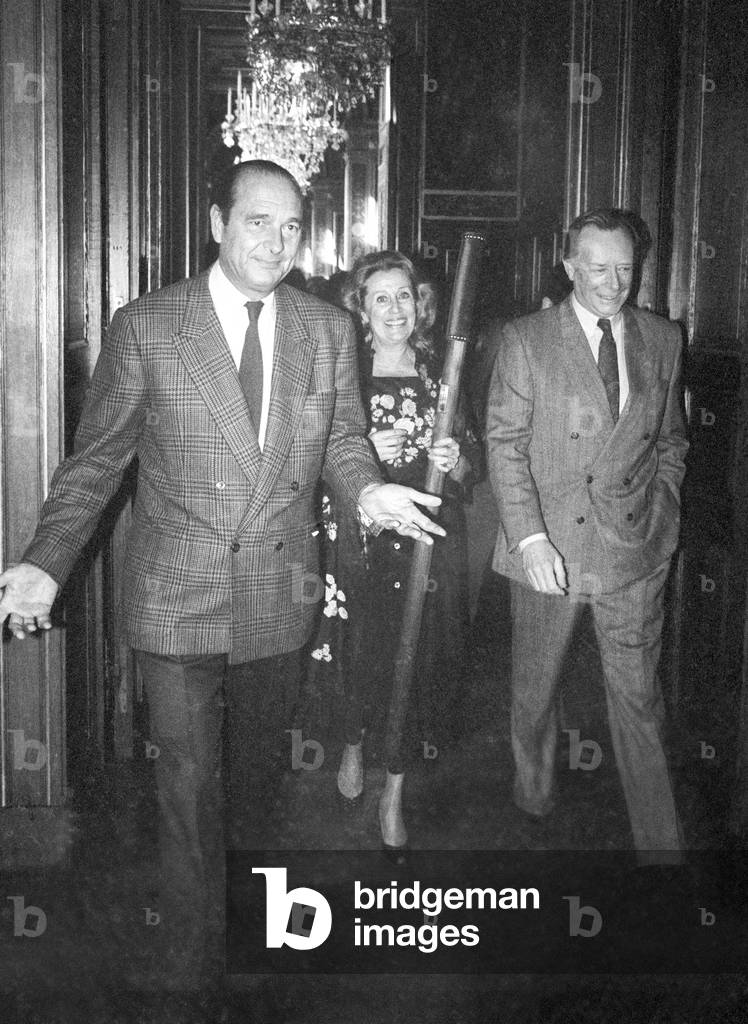 Claude Winter receiving a prize (