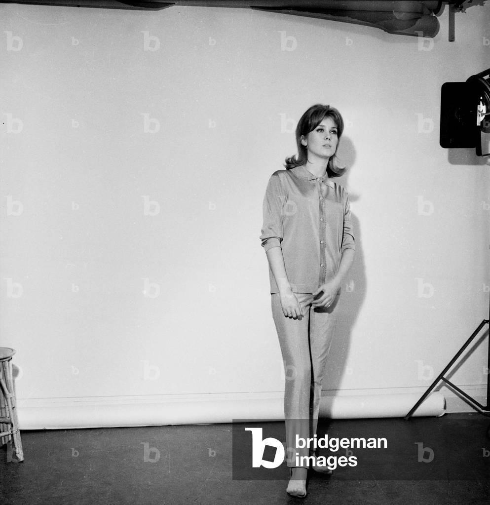French Actress Catherine Deneuve in the shop of the Designer Jacques Esterel, 27 March 1962 (photo)