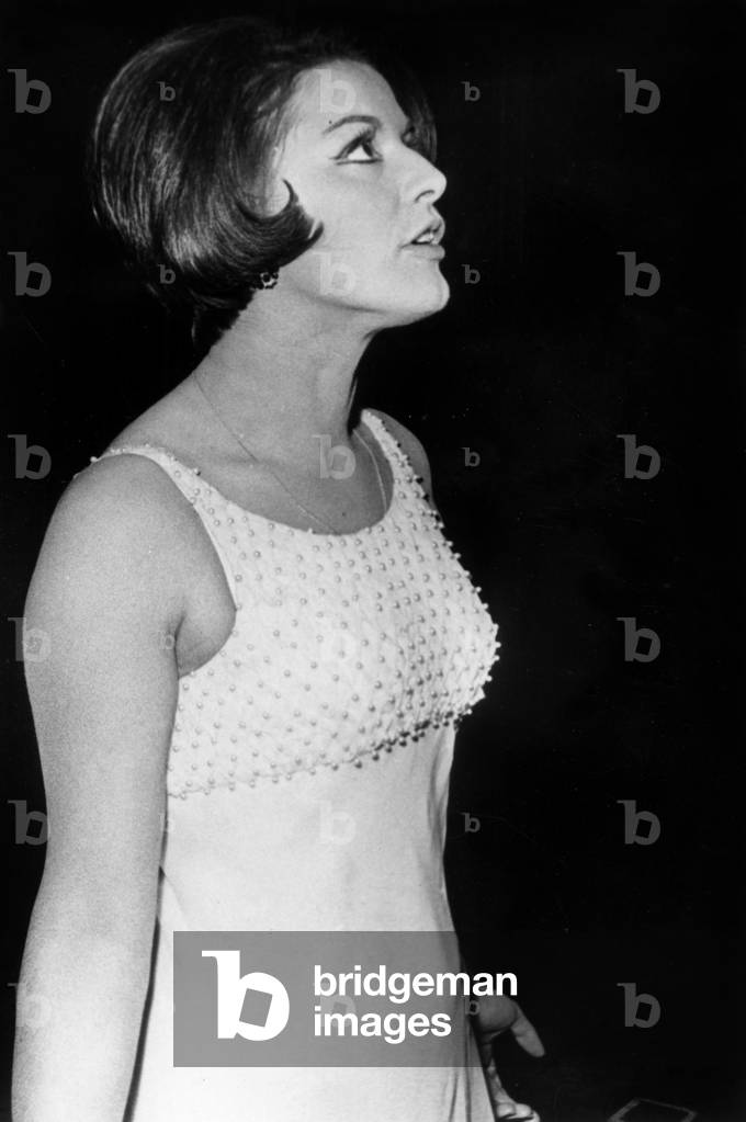 Anne Marie Peysson as Presenter at the Olympia, Paris, 4 December, 1964 (photo)