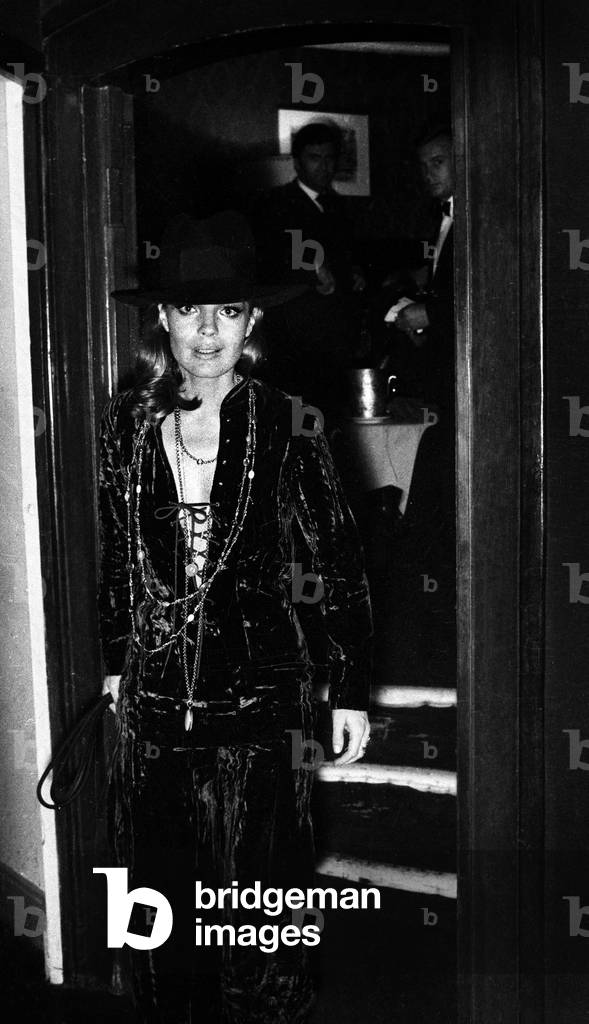 Romy Schneider at cabaret La Tete de l'Art, Paris, 8 October 1970 (photo)