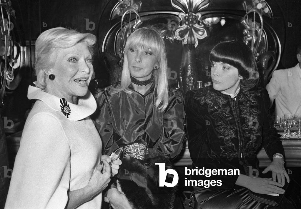 Line Renaud, Dany Saval and Mireille Mathieu at  the dinner for the 1st American Disc of Mireille Mathieu, Maxim's Restaurant, Paris, 5 October 1982 (photo)