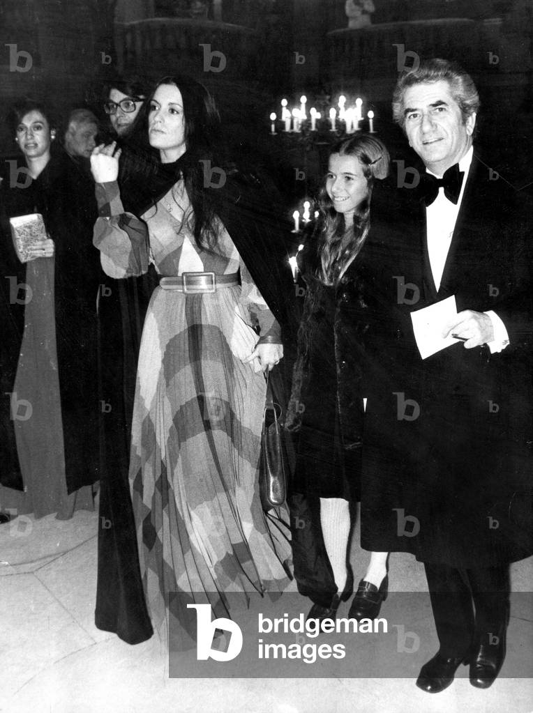 Actor Daniel Gelin with his wife Lydie and his daughter Fiona, 10 November 1975 (photo)