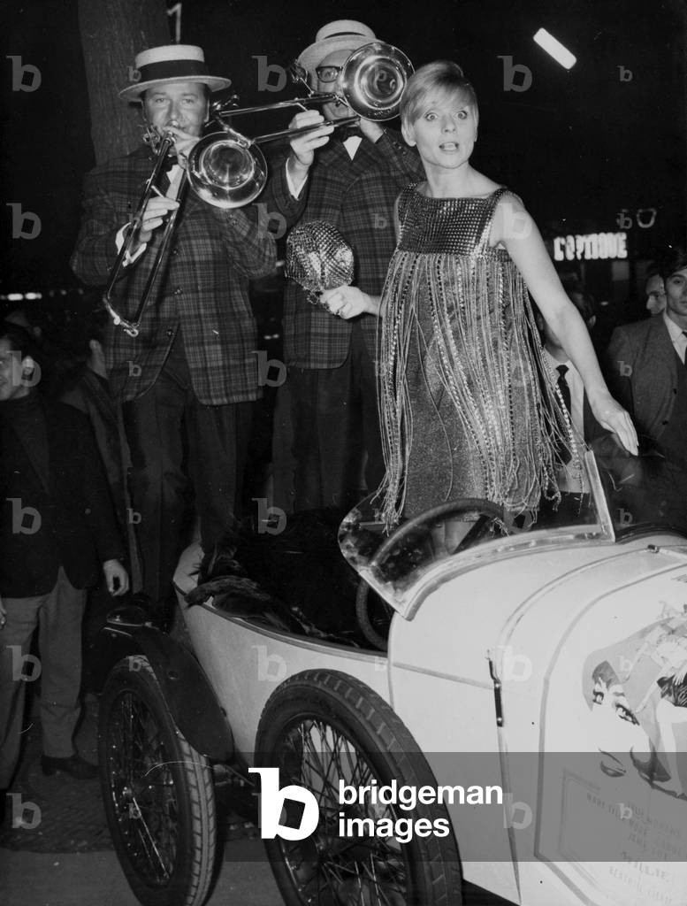Annie Cordy With her Dress By Paco Rabanne at The Gala 