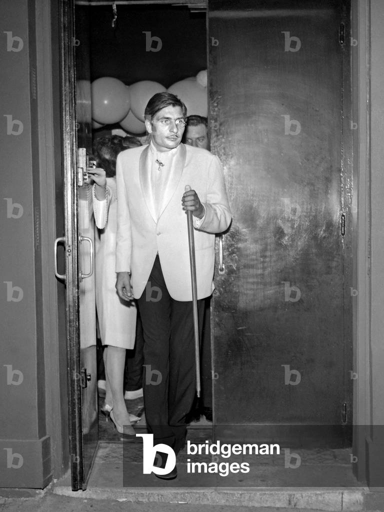 Gunther Sachs at a Fancy Dress Ball, the New Jimmy's, Paris, 28 March 1965 (photo)