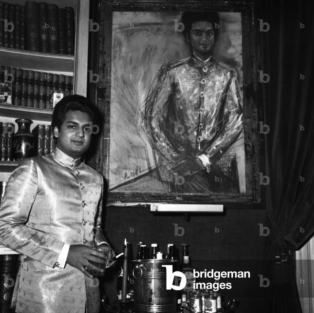 Prince of Baroda celebrating his birthday in LilliSetton's house, 28 February 1967 (photo)
