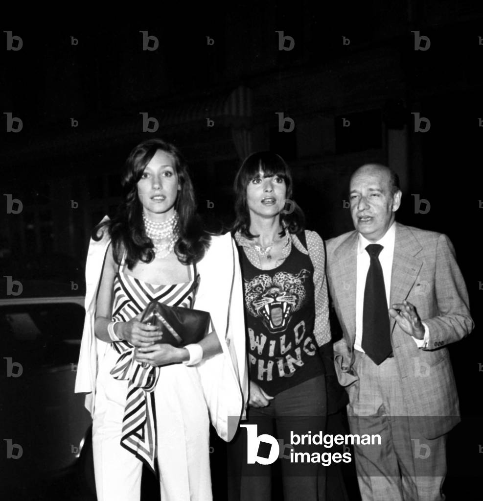 Maria Berenson and Elsa Martinelli arriving at the club 