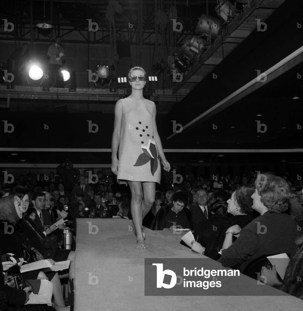 Fashion by Jacques Esterel, Paris, 23 January 1966 (photo)