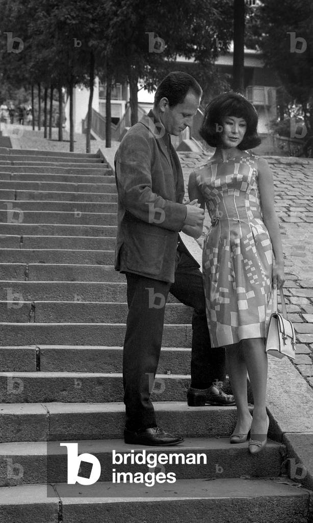 Jean Marc Bory and Keiko Kishi on the set of the film 