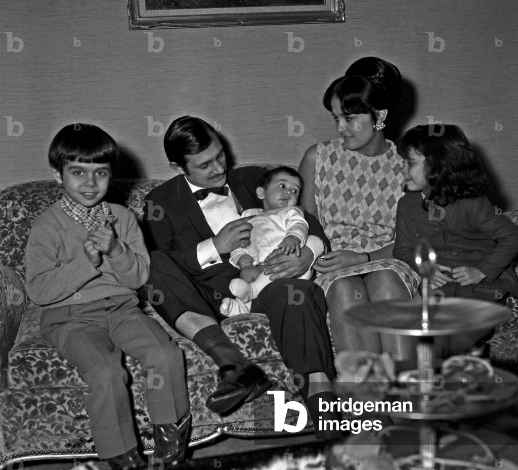 Emilien Bouglione with his wife Christiane and children, 1967 (photo)