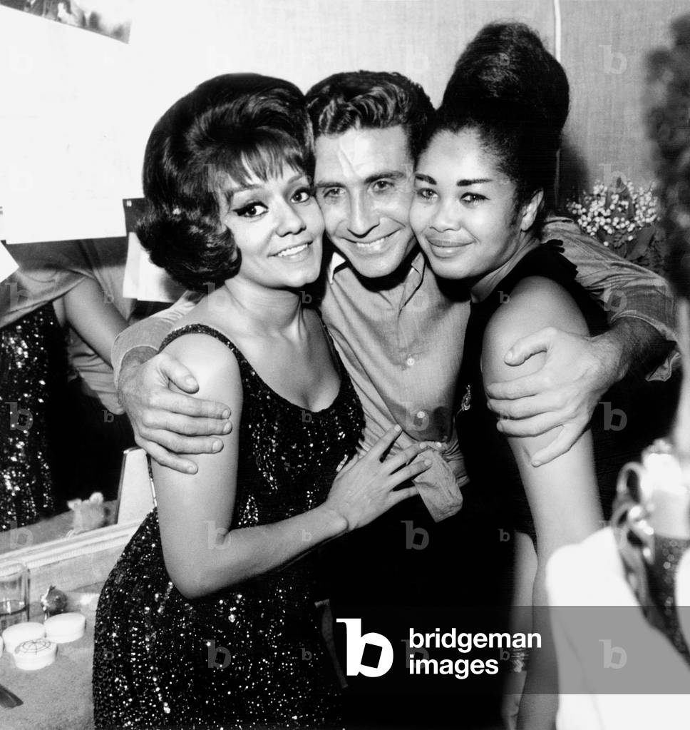 Gilbert Becaud in the Backstage of the Olympia, 26 September 1963 (photo)