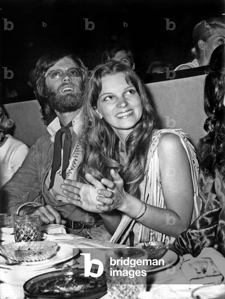 Peter Fonda with his wife Susan at the Alcazar , Paris, 9 May 1969 (photo)