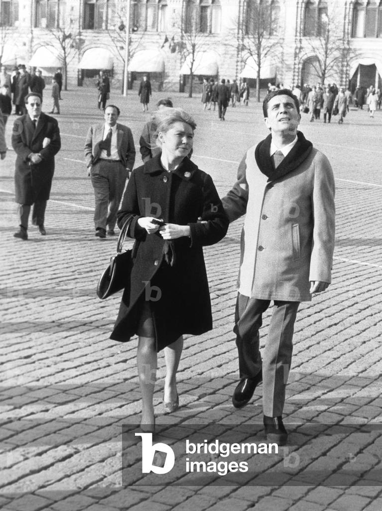 Gilbert Becaud on The Red Square in Moscow, April 1965 (photo)
