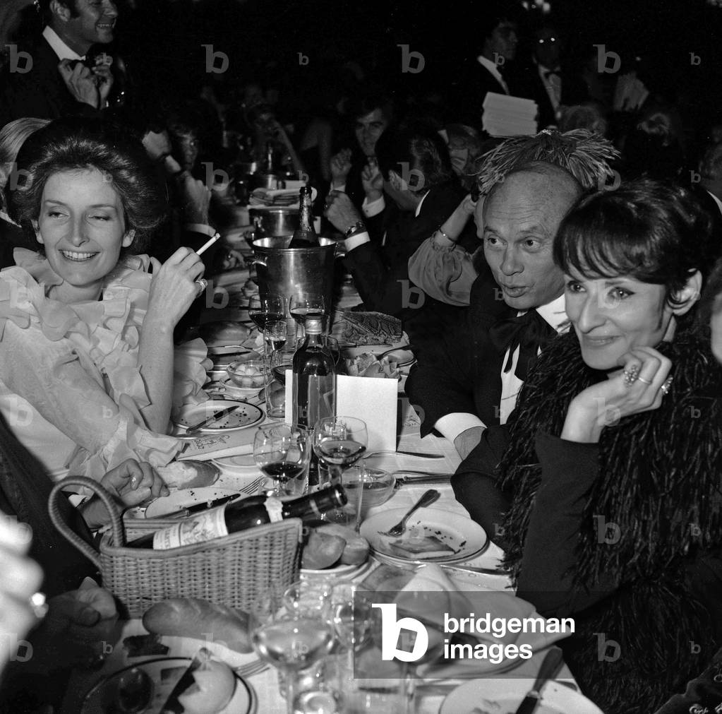Actor Yul Brynner and French singer Barbara (Monique Andree Serf) attending premiere of show 