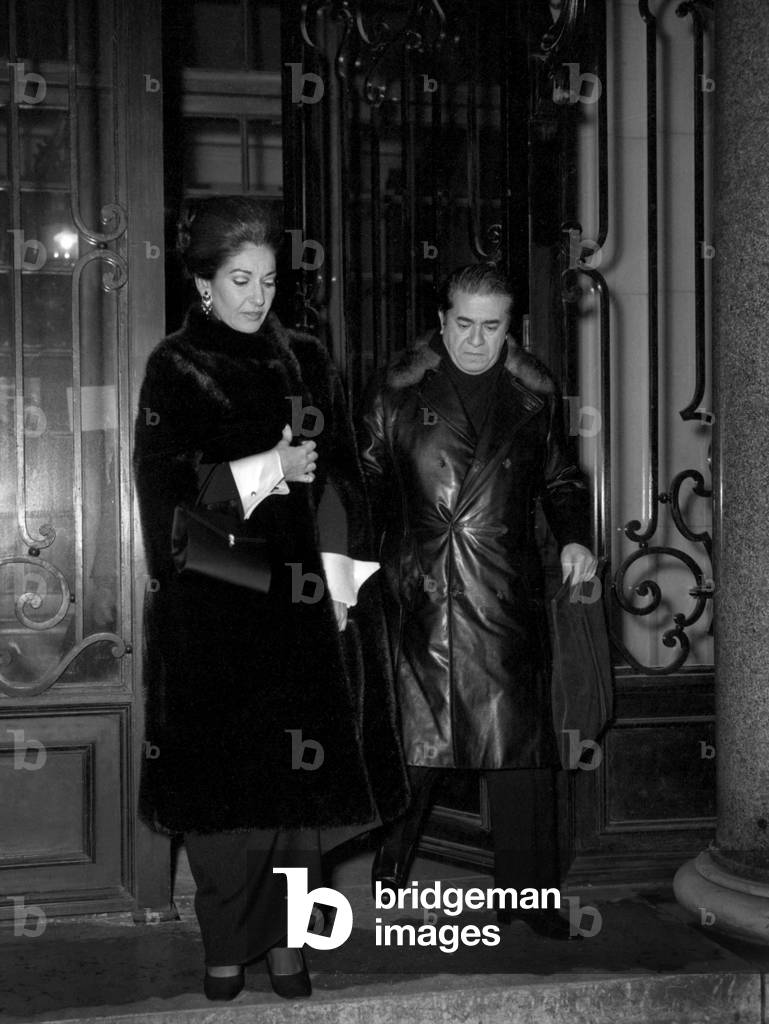 Maria Callas and Giuseppe Di Stephano leaving the Theatre des Champs Elysees after her recital, Paris, 7 December 1973 (photo)
