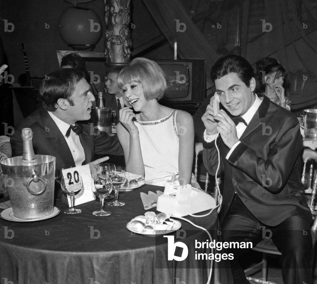 Jean-Marc Thibault, Mireille Darc and Roger Pierre at a party for end of the filming of the film 