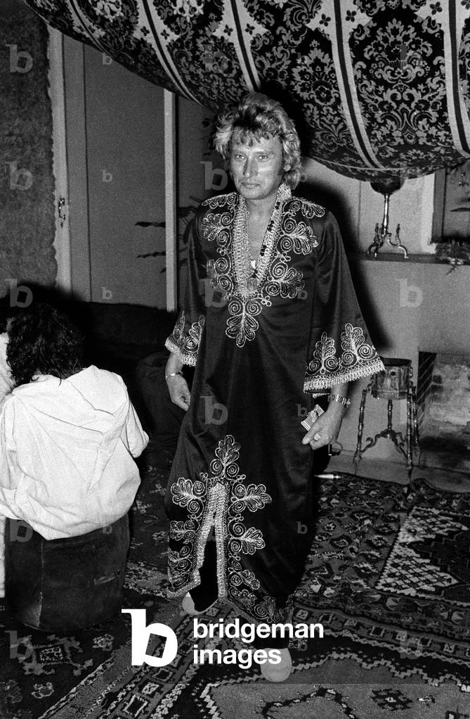 Johnny Hallyday in Marrakech for a radioprogram May 1977 (photo)