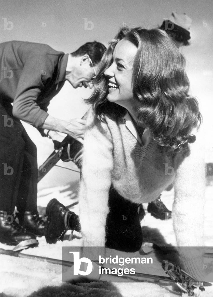 Jeanne Moreau fell in the snow, Megeve, 1959 (photo)
