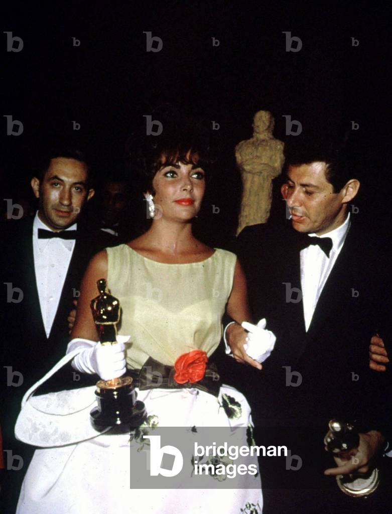 Elizabeth Taylor and Eddie Fisher at Academy Awards ceremony, 1961 (photo)