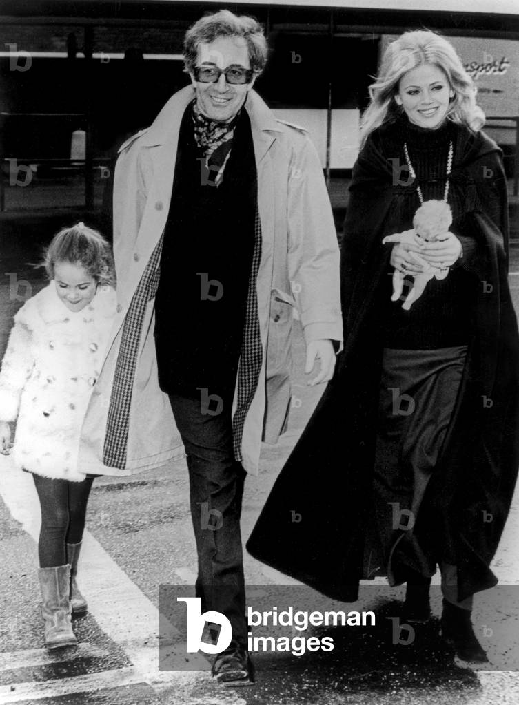 Peter Sellers and Britt Ekland and their daughter Victoria, 1970 (photo)